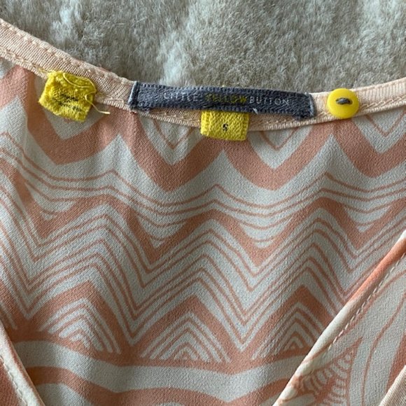Anthropologie Little Yellow Button cap sleeve Size S - Picture 4 of 4
